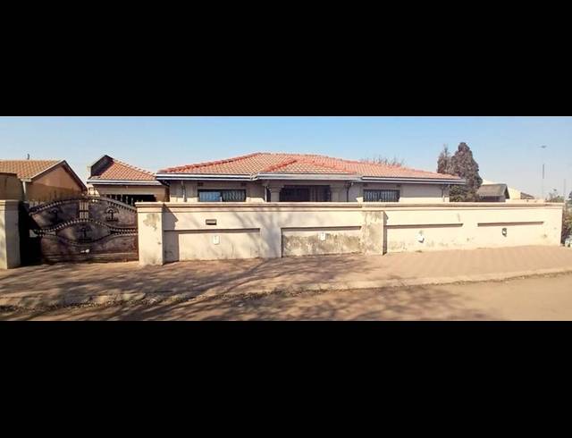 2 BEDROOM HOUSE FOR SALE IN TOKOZA